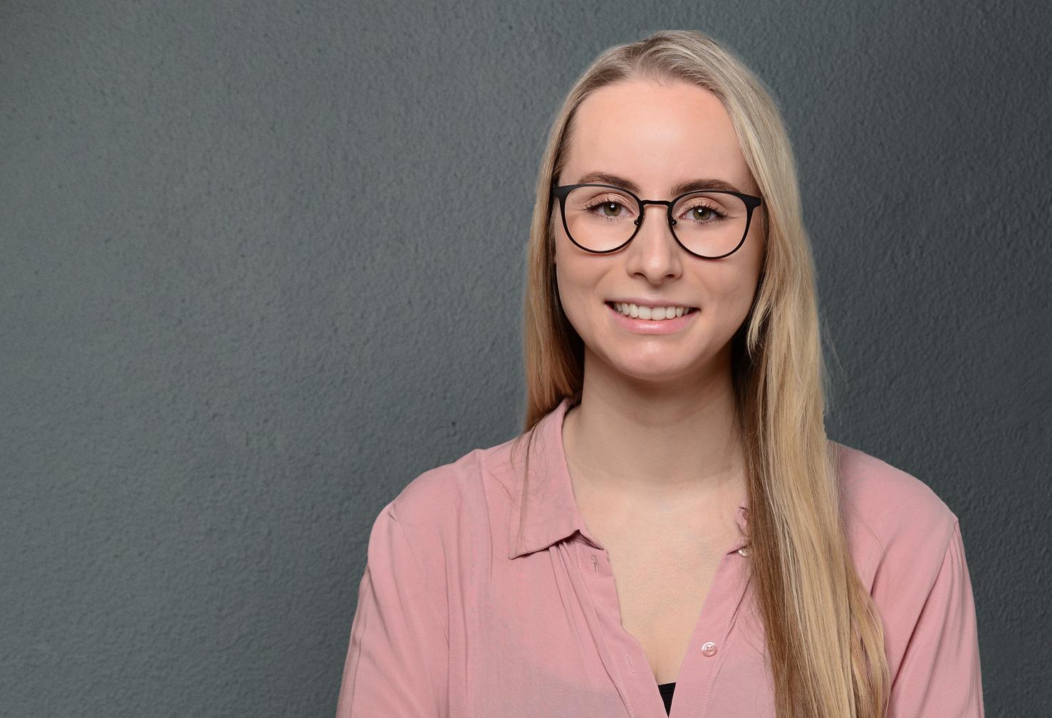 Stefanie - Auszubildene Stefanie - Auszubildene